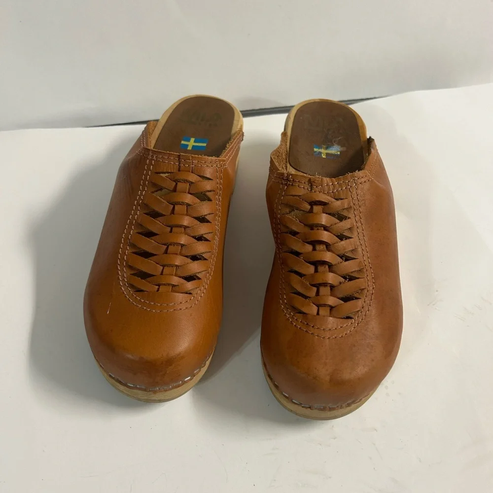 MIA Swedish Women's Traditional Wood Heel Leather Slide On Shoes SZ 38